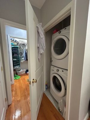 Interior, Utility Closets, Washer, Wood Texture Flooring