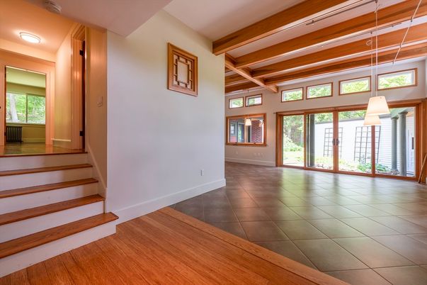 Empty room, Interior, Pendant Lights, Wooden Beams