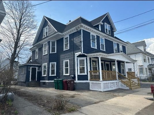 Exterior, Facade, Queen Anne Victorian