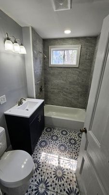 Bathroom, Interior, Recessed Lighting