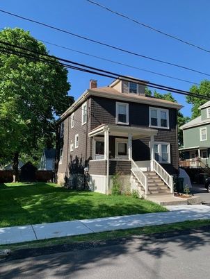 Exterior, Facade, American Foursquare