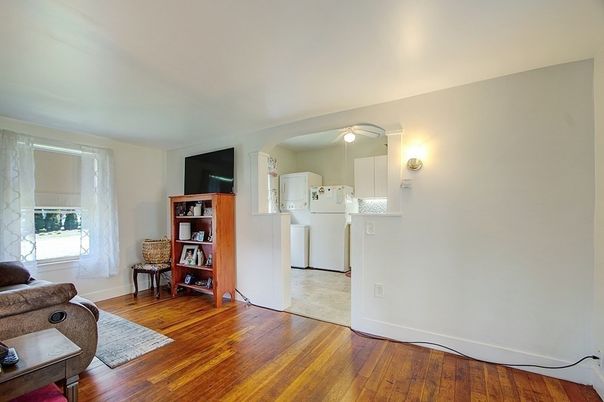 Interior, Washer, Wood Texture Flooring