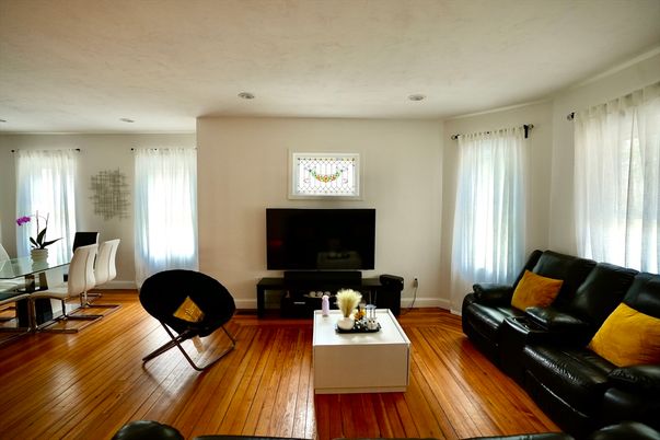 Dining room, Interior, Living room, Recessed Lighting, Wood Texture Flooring