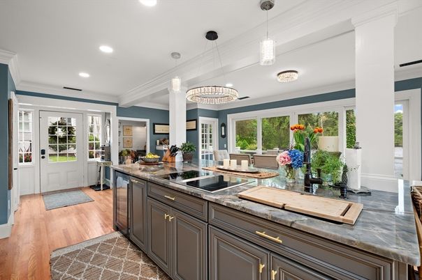 Chandelier, Interior, Kitchen, Living room, Pendant Lights, Recessed Lighting, Wood Texture Flooring