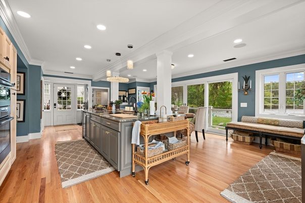 Chandelier, Dining room, Interior, Kitchen, Recessed Lighting, Wood Texture Flooring