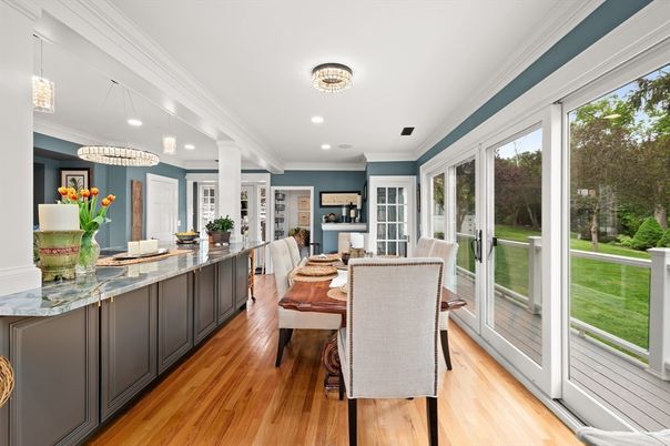 Chandelier, Dining room, Interior, Pendant Lights, Recessed Lighting, Wood Texture Flooring