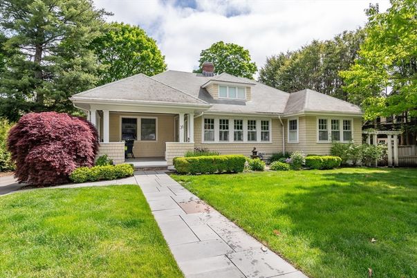 Backyard, Exterior, Facade, Cape Cod