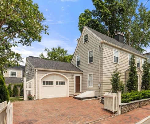 Attached, Exterior, Facade, Cape Cod