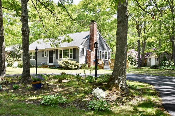Backyard, Exterior, Facade, Brick Facade, Cape Cod
