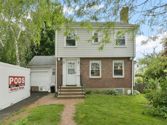 Attached, Exterior, Facade, Brick Facade, Raised Ranch