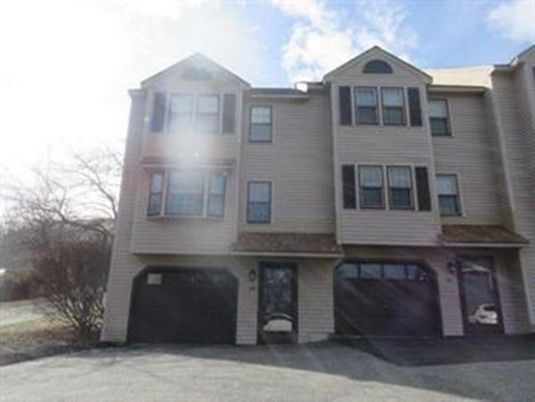 Attached, Exterior, Facade, Rowhouse