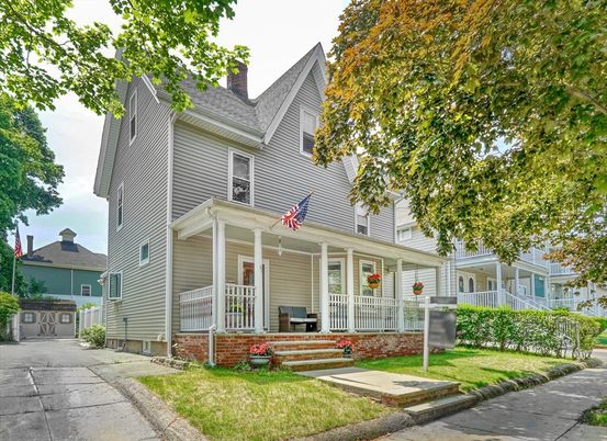 Exterior, Facade, Queen Anne Victorian