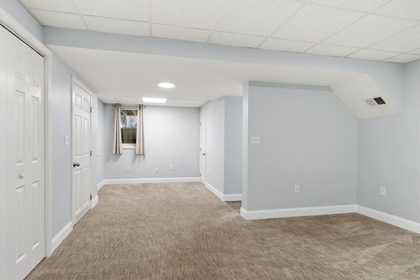 Empty room, Interior, Recessed Lighting