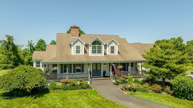 Backyard, Exterior, Facade, Cape Cod