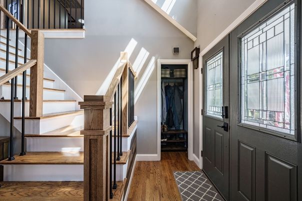 Interior, Walk-in Closets, Wood Texture Flooring