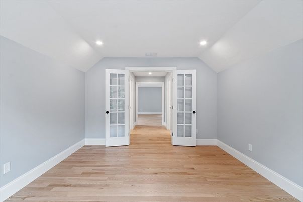 Empty room, Interior, Recessed Lighting, Wood Texture Flooring