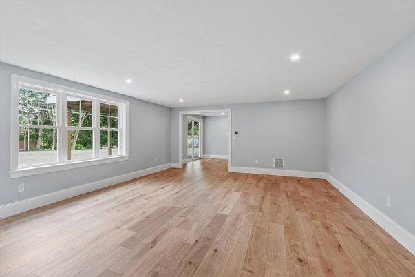 Empty room, Interior, Recessed Lighting, Wood Texture Flooring