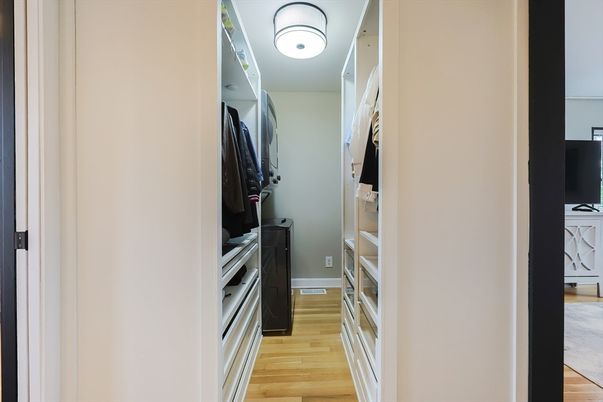 Interior, Walk-in Closets, Wood Texture Flooring