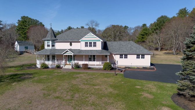Backyard, Exterior, Facade, Farmhouse
