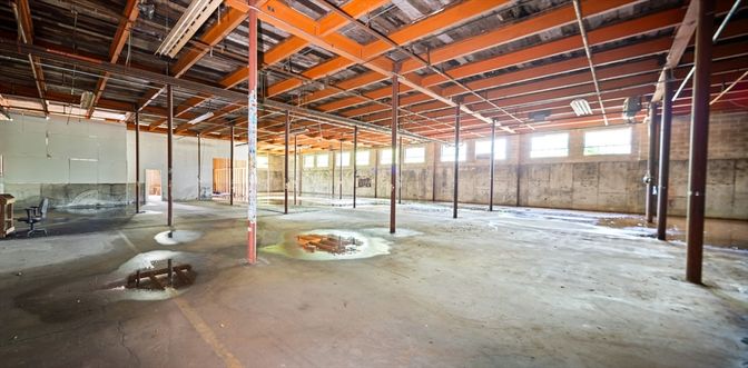 Interior, Wooden Beams