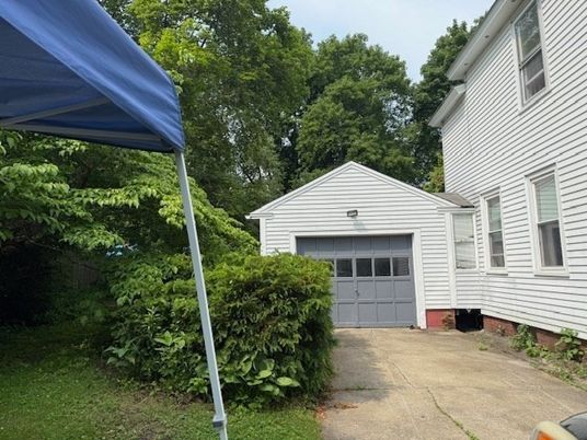 Detached Garage, Exterior