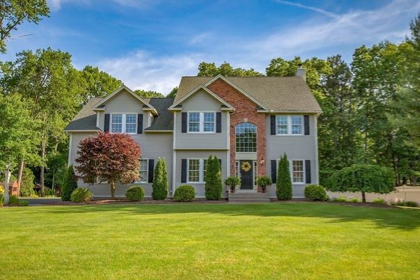 Exterior, Facade, Brick Facade, Brick Traditional