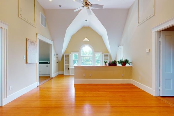 Interior, Pendant Lights, Wood Texture Flooring