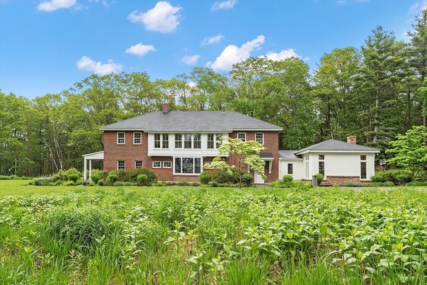 Backyard, Detached Garage, Exterior, Facade, Brick Facade, Georgian