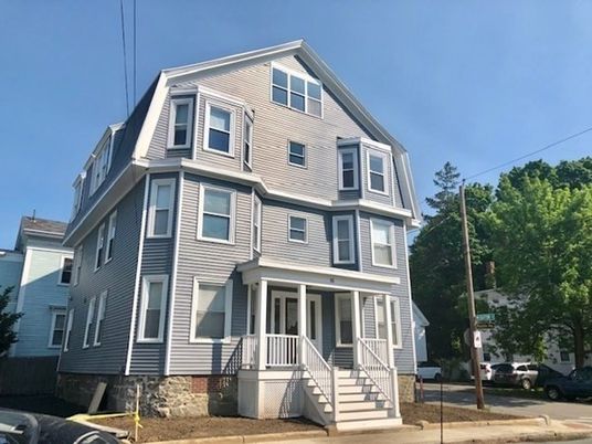 Exterior, Facade, Queen Anne Victorian