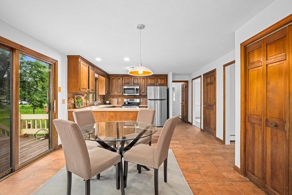 Dining room, Interior, Kitchen, Pendant Lights, Recessed Lighting, Stainless Steel Appliances