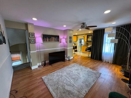 Interior, Recessed Lighting, Wood Texture Flooring