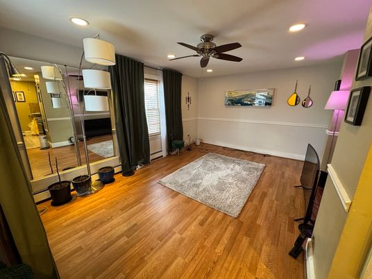 Interior, Recessed Lighting, Wood Texture Flooring