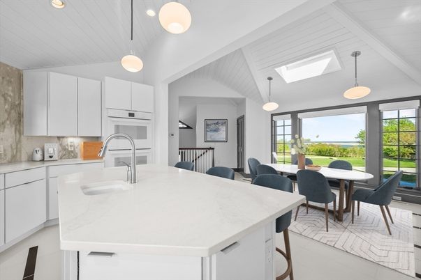 Dining room, Interior, Kitchen, Pendant Lights, Recessed Lighting, Water