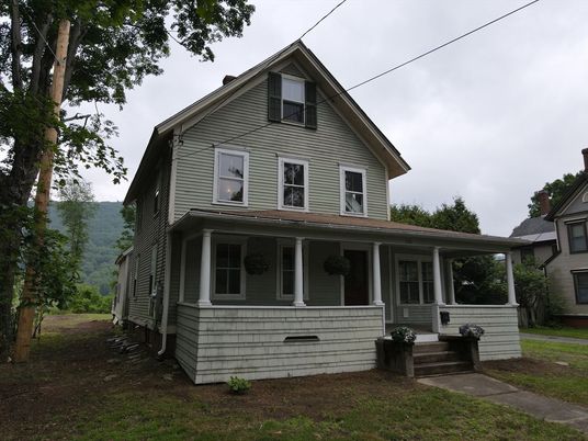 Exterior, Facade, Queen Anne Victorian