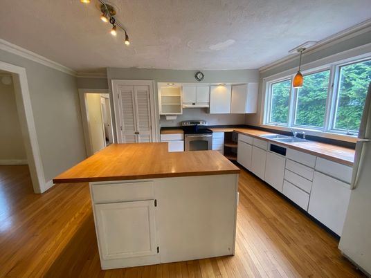 Interior, Kitchen, Pendant Lights, Wood Texture Flooring