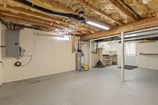 Empty room, Interior, Wooden Beams