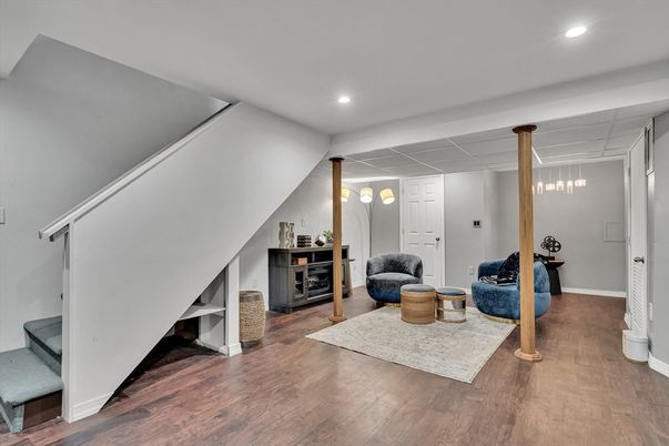 Interior, Pendant Lights, Recessed Lighting, Wood Texture Flooring