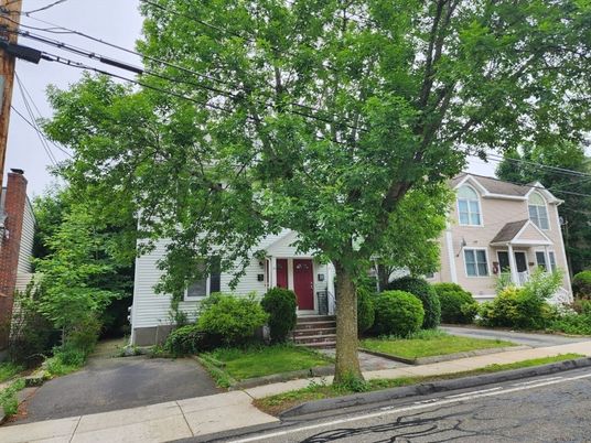 Exterior, Facade, Cape Cod