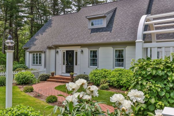 Exterior, Facade, Cape Cod