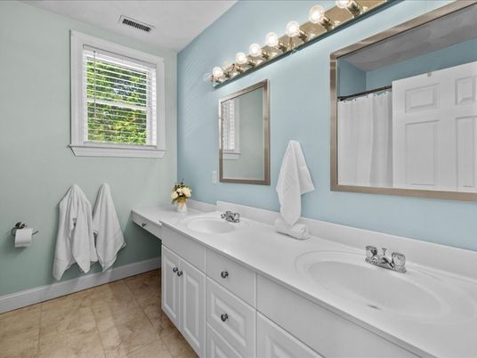 Bathroom, Dual Sink Vanities, Interior
