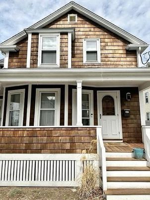 Exterior, Facade, American Craftsman