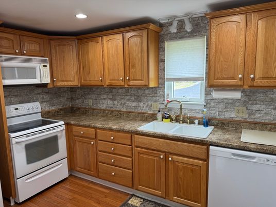 Interior, Kitchen, Recessed Lighting, Wood Texture Flooring