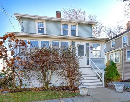 Exterior, Facade, American Foursquare