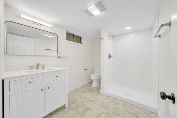 Bathroom, Interior, Marble, Recessed Lighting