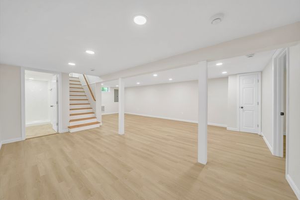 Empty room, Interior, Recessed Lighting, Wood Texture Flooring