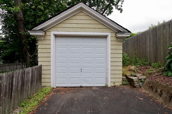 Detached Garage, Exterior