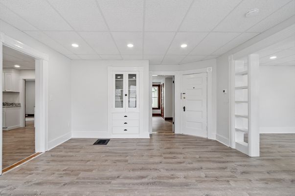 Empty room, Interior, Recessed Lighting, Wood Texture Flooring