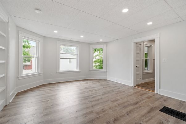 Empty room, Interior, Recessed Lighting, Wood Texture Flooring