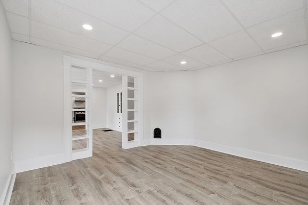 Empty room, Interior, Recessed Lighting, Wood Texture Flooring