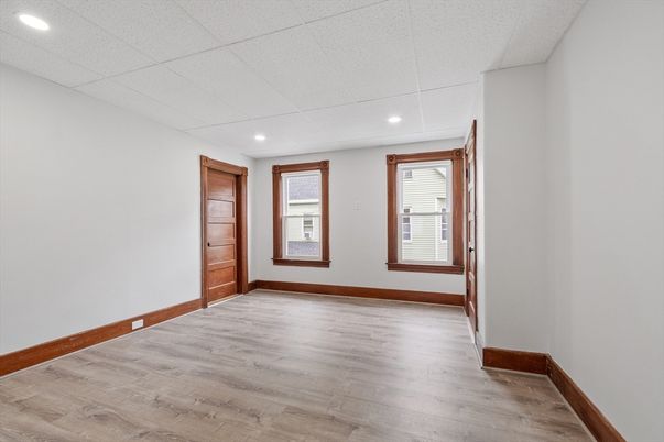 Empty room, Interior, Recessed Lighting, Wood Texture Flooring